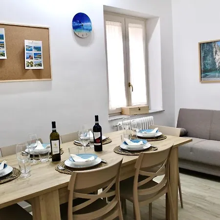شقة A 5 Minuti Dal Mare Con Terrazza E Parcheggio Privato فاليرنا