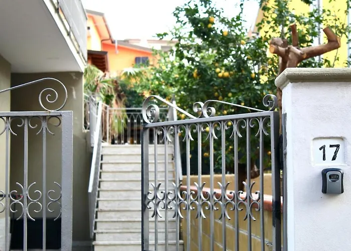 A 5 Minuti Dal Mare Con Terrazza E Parcheggio Privato Lejlighed